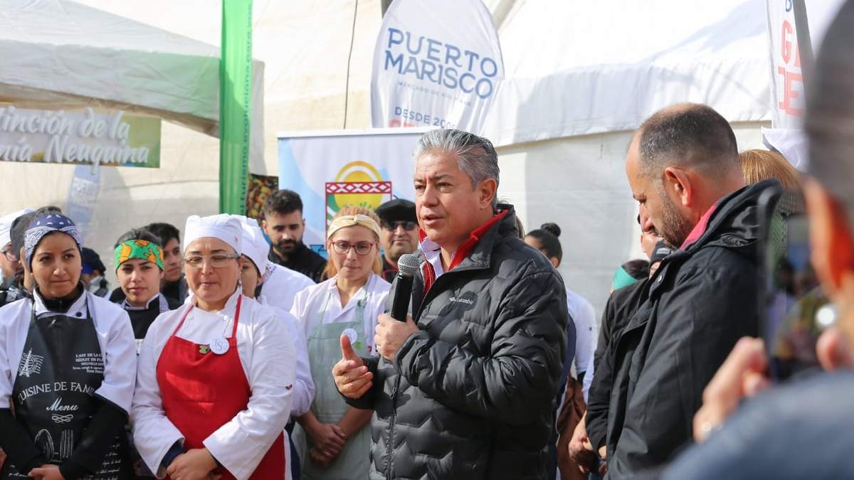 El gobernador de Neuquén, Rolando Figueroa, estuvo presente en la Fiesta Nacional del Chef Patagónico en Villa Pehuenia. Fuente: (Twitter)
