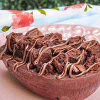 Huevo de Pascua versión banana split: una delicia tentadora y original para sorprender este domingo