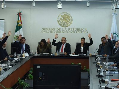 Comisiones del Senado aprueban reforma a la ley minera sobre el litio y pasa al pleno