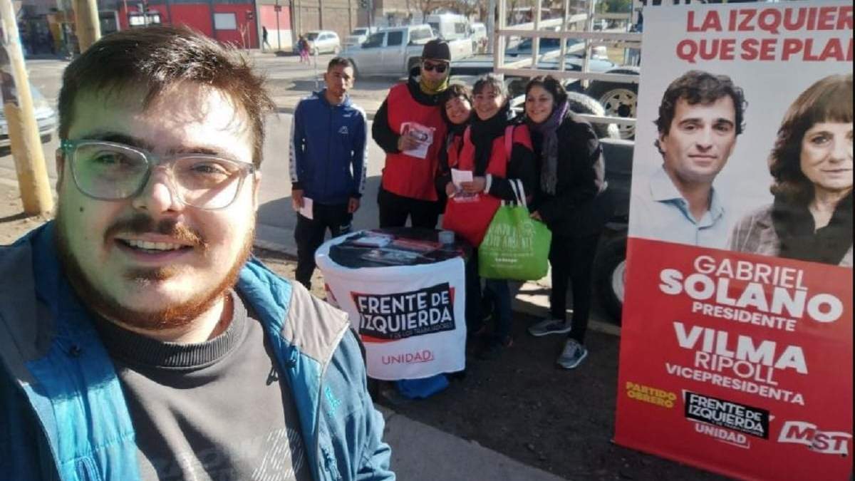 Nico Mc Namara, candidato a diputado nacional por el Frente de Izquierda Unidad. Fuente: (Prensa Frente de Izquierda)