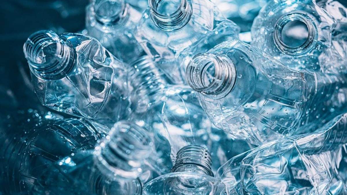 Botellas plásticas. Fuente: (National Geographic)
