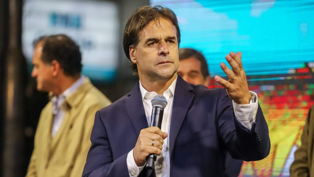 Lacalle Pou afirmó que las ideologías no pueden teñir las relaciones exteriores. Fuente: (Twitter)