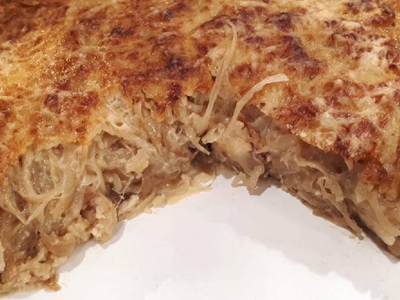 Tarta de cebolla y queso: como la prepara la abuela para que quede bien jugosa, suave y exquisita