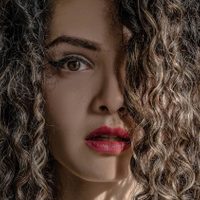 Rulos definidos y sin frizz: la técnica súper efectiva y que revoluciona el cuidado capilar