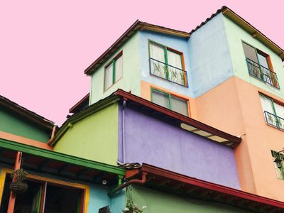 El tono sorpresa que reinará en la decoración de 2027 y que podría jubilar para siempre al gris y al beige