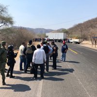 Asaltos en la Autopista del Sol derivan en bloqueo, desalojo y denuncias de represión (Video)