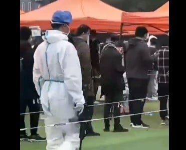 China deja atrás su política 'Covid Cero' y reabre sus fronteras tras casi tres años de aislamiento