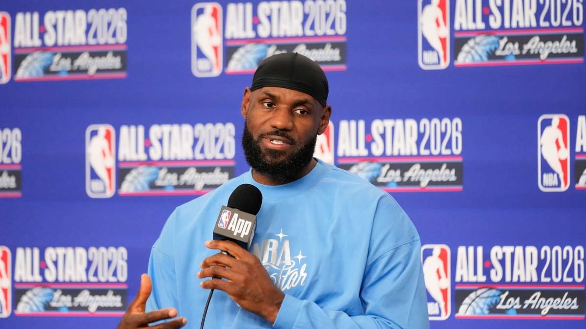LeBron James, responde preguntas antes del Juego de Estrellas el domingo