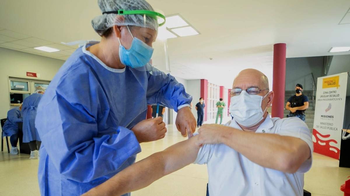 Vacunación contra el coronavirus. Fuente: (Twitter)