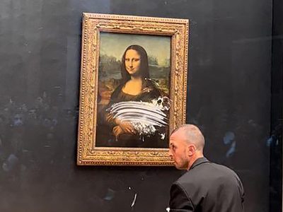 Un tortazo a la Gioconda: el insólito ataque a la obra de da Vinci en el museo del Louvre