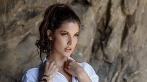 ¡Encendida! Amanda Cerny dejó ver más de la cuenta sin pudor