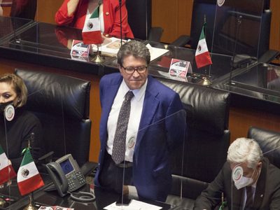 Legisladores pueden meterle mano a la reforma eléctrica si es necesario: Monreal