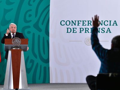 Reportero cuestiona asignación de turnos en la mañanera; "no hay preferencia" dice AMLO