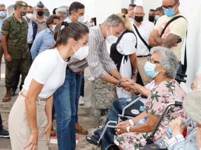 Reyes de España visitan las zonas afectadas por el volcán Cumbre Vieja en La Palma