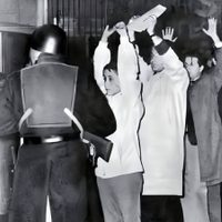 A 59 años de la Noche de los Bastones Largos, uno de los actos repudiables de la dictadura de Onganía
