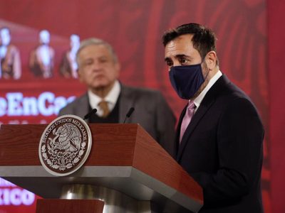 AMLO designa a Arturo Reyes Sandoval, creador de vacunas, como director del IPN