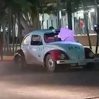 Encuentran cinco cuerpos desmembrados dentro de taxi en Acapulco