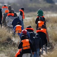 Europa busca aumentar las deportaciones; advierten sobre tácticas similares a las de Trump
