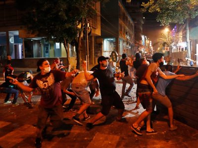 El presidente de Paraguay pide la dimisión a todos sus ministros tras protestas