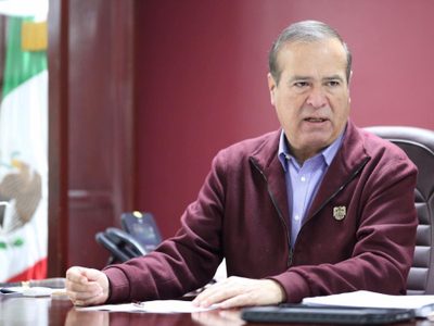 Aeropuerto de Tijuana debe 700 millones de pesos, afirma alcalde