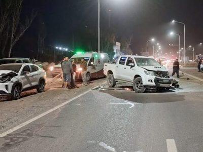 Violento choque en Ruta 7: tres camionetas impactaron y dos conductores fueron hospitalizados