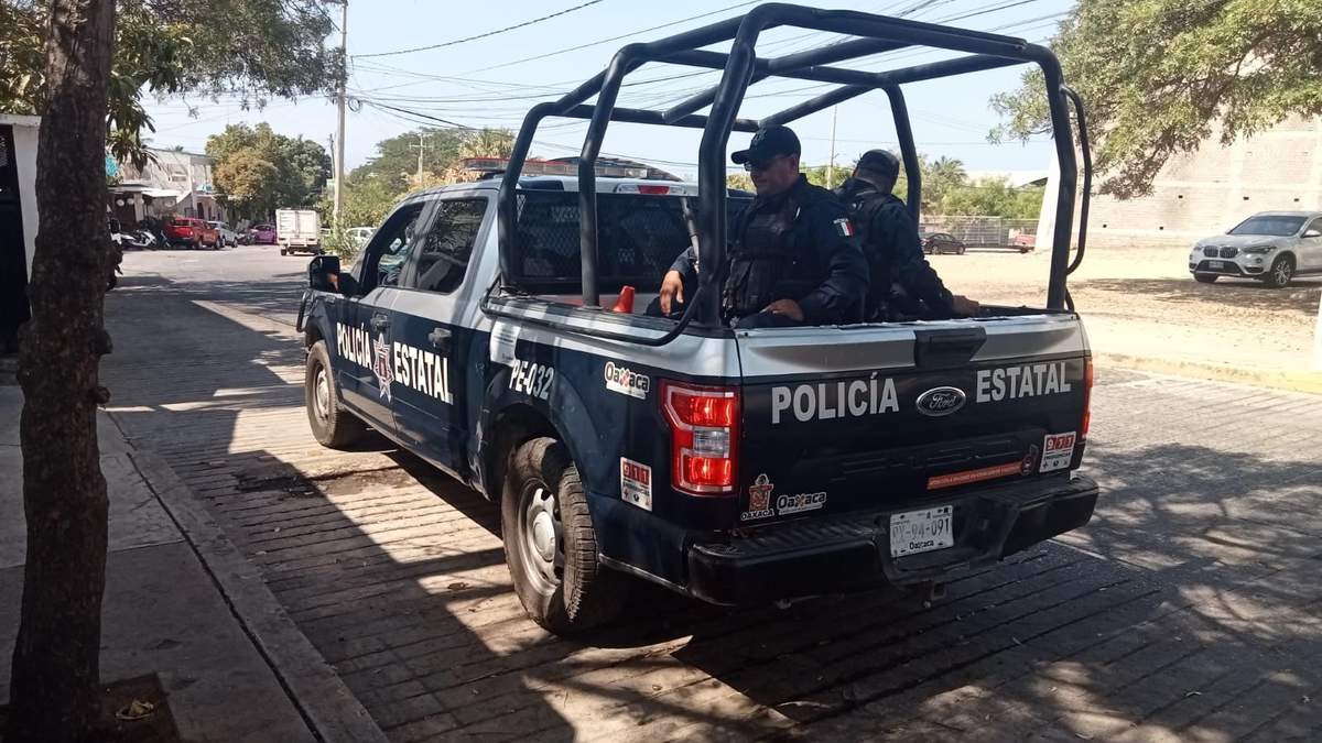 Policía estatal en Puerto Escondido