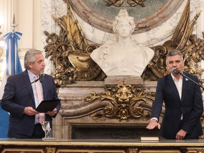 El proyecto de Juan Zabaleta: buscará convertir los 800.000 planes sociales en empleo registrado