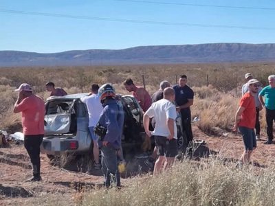 Un auto volcó y se desplazó a 10 metros del asfalto de la ruta nacional 237
