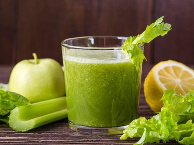 Con 4 ingredientes: el poderoso jugo verde detox que te desinflama el abdomen y mejora tu calidad de vida
