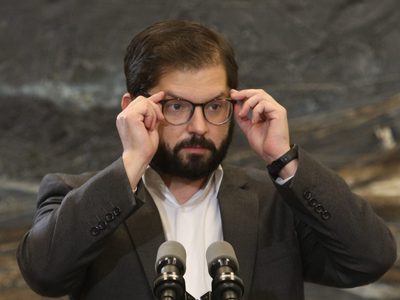 Gabriel Boric cruzó a parte de la derecha por sembrar dudas en el sistema electoral: “Es de manual”