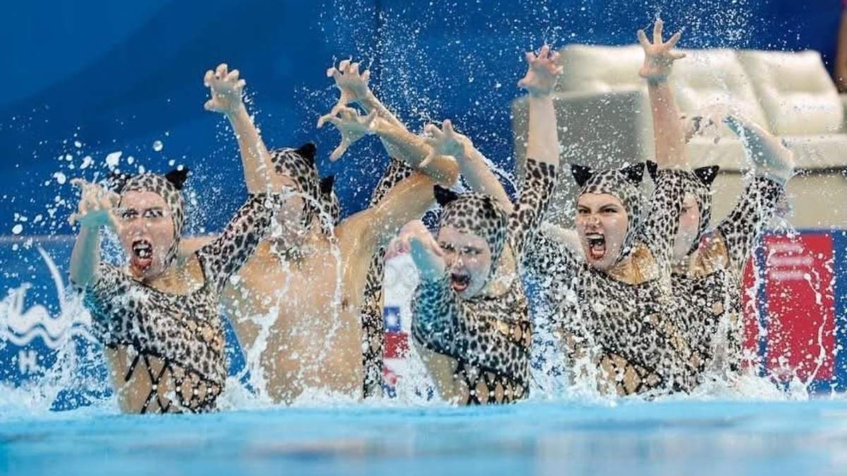 Oro en la rutina acrobática