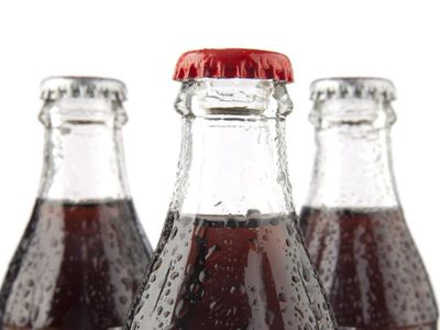 No las tires: transformá las botellas de vidrio y latas de gaseosa en estas divinas lámparas ecológicas para tu casa