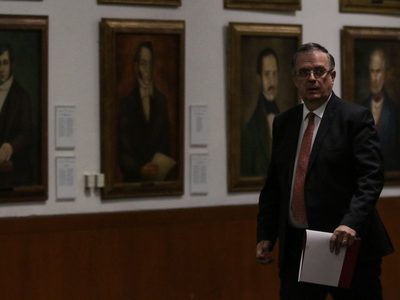 “Es libertad de expresión”, dice Ebrard sobre campaña que lo promueve a la Presidencia