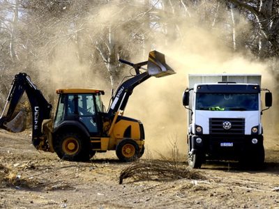Municipalidad de Zapala trabaja intensamente en la limpieza de la ciudad