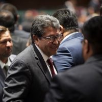 Monreal y Delgado niegan haber negociado aval a licencia de Velasco para obtener diputaciones