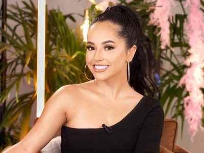 ¡Qué locura! Becky G lo mostró en público y las redes colapsaron con los comentarios
