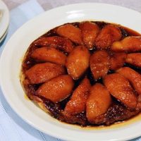 Con 6 ingredientes, prepará la receta de Tarta Tatin de duraznos y sorprendé con su sabor fresco y dulce