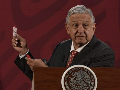 El pastor de masas. AMLO: una religión populista (Video)