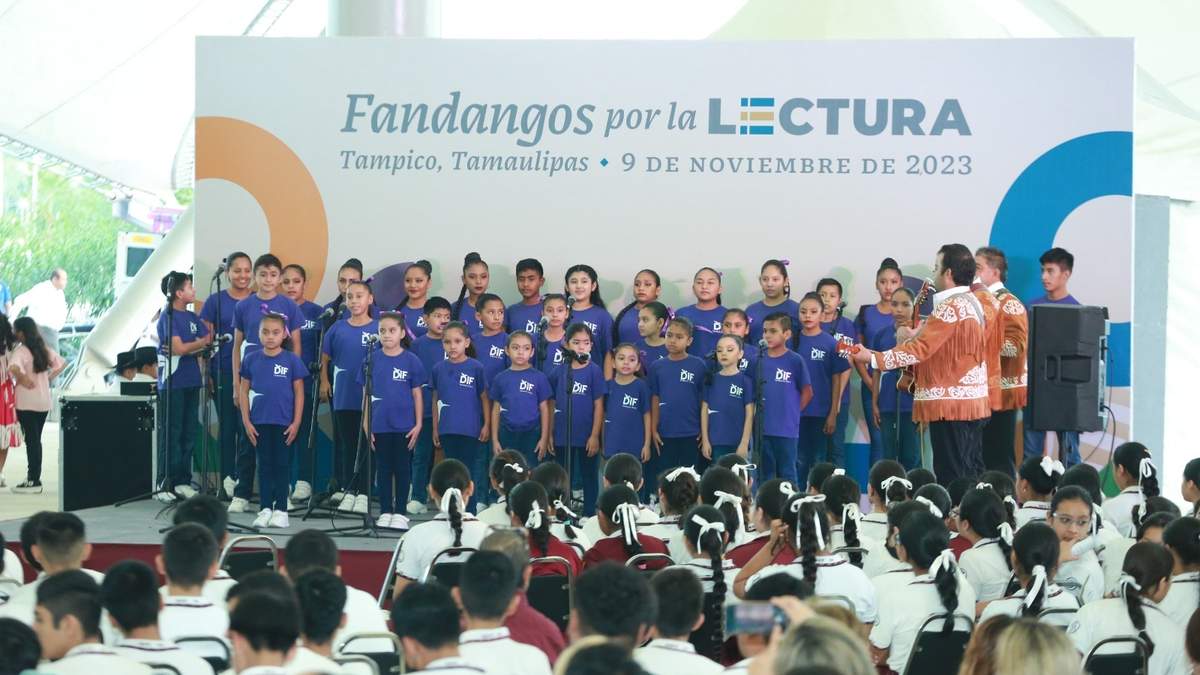 Leer para fortalecer la transformación, pide Américo a estudiantes