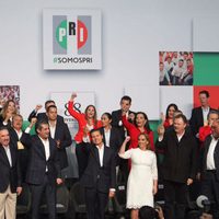 Partidos rivales "nos subestiman", pero ellos enfrentan división, pugnas y demagogias: Peña en 88 aniversario del PRI