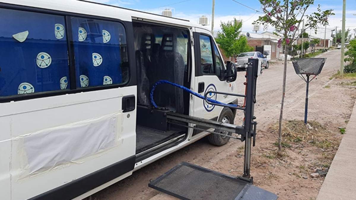 Transporte para personas con discapacidad. Fuente: (Facebook)