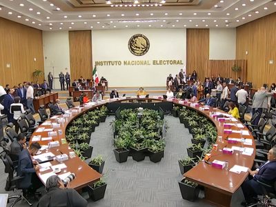 INE batea 38 mil solicitudes de observadores electorales; la mayoría eran militantes de Morena