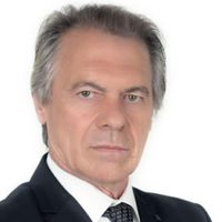 De vuelta a las tablas: así luce hoy Miguel Ángel Solá en su reaparición pública