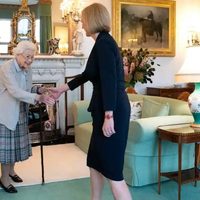 Liz Truss visitó a la reina Isabel II y ahora sí se convirtió en la primera ministra del Reino Unido