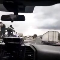 “¡Dale, dale desde ahí!": Persiguen y disparan a tráiler con reporte de robo en la México-Pachuca