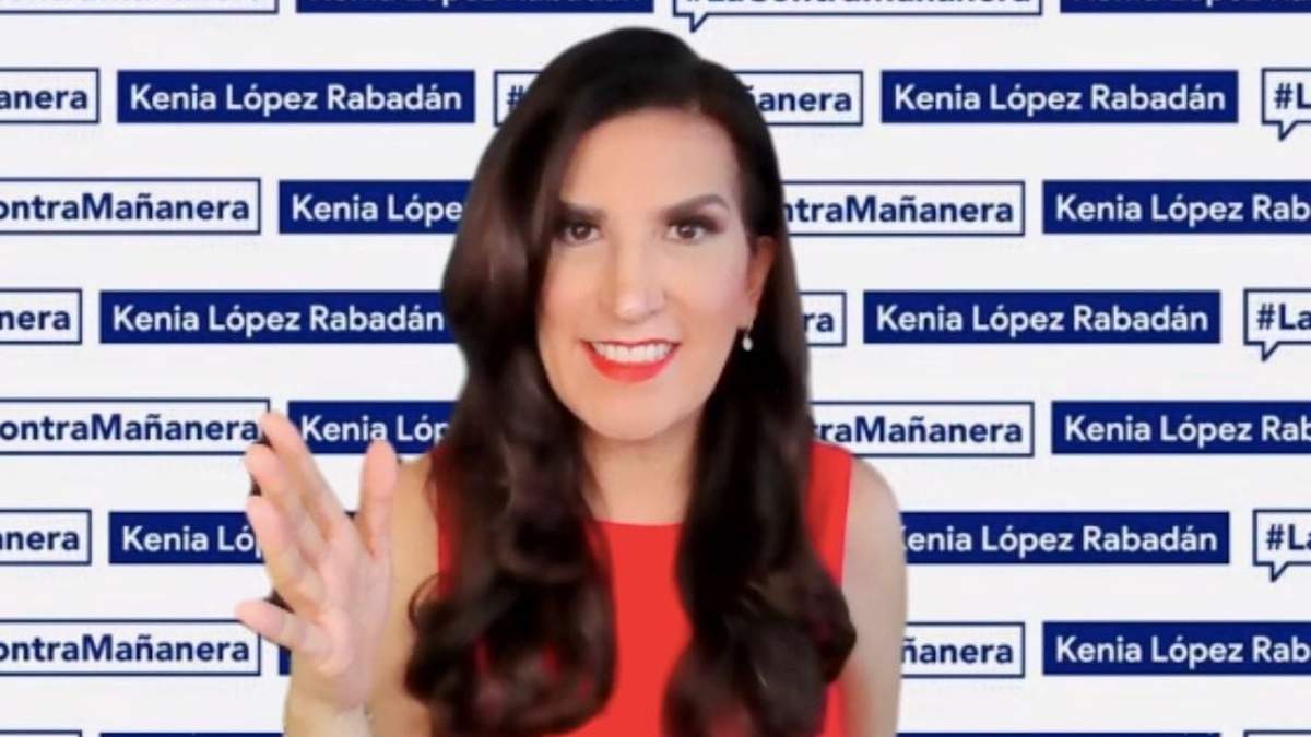 La senadora panista en su "contramañanera"
