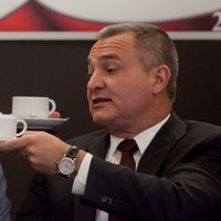 UIF revela 19 propiedades aseguradas en EU a "red" de García Luna por casi 18 millones de dólares