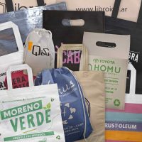 No tires las bolsas de tela que tenés sin usar, convertilas en estas divinas alfombras o manteles para el pícnic