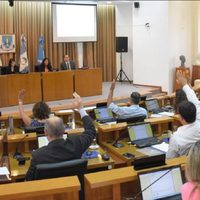 El Deliberante de Neuquén eligió autoridades y definió la línea de sucesión de Mariano Gaido en 2025