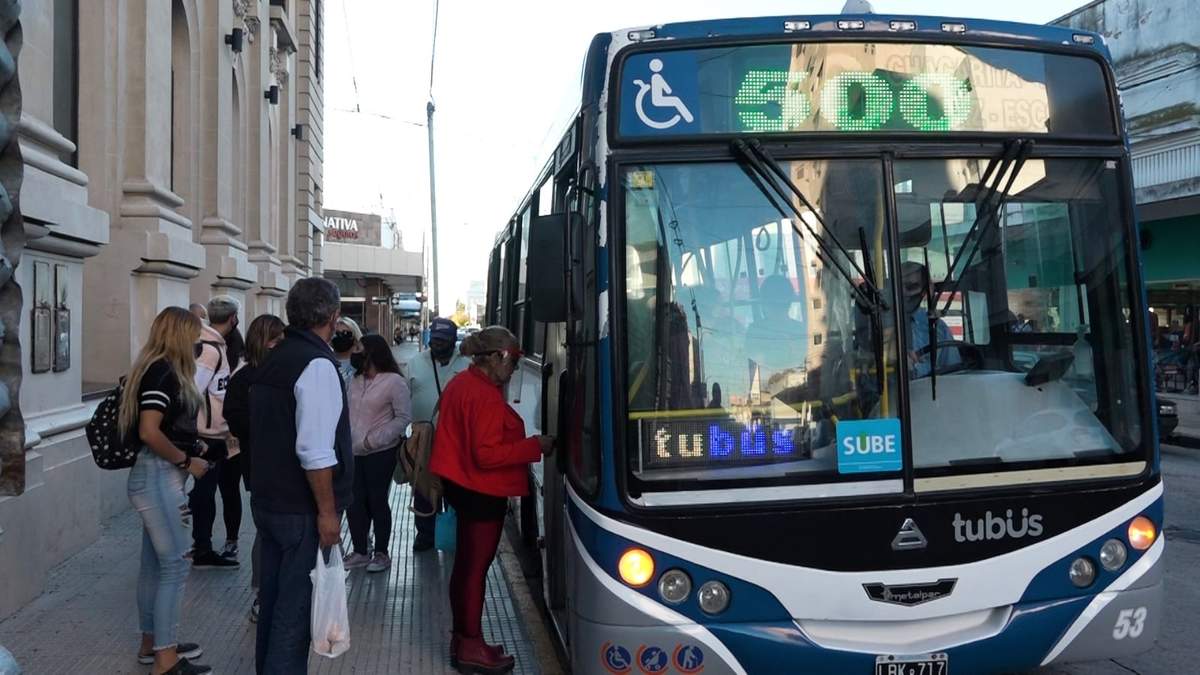 El aumento al transporte impactará sobre los ingresos de los bonaerenses. Fuente: (X)